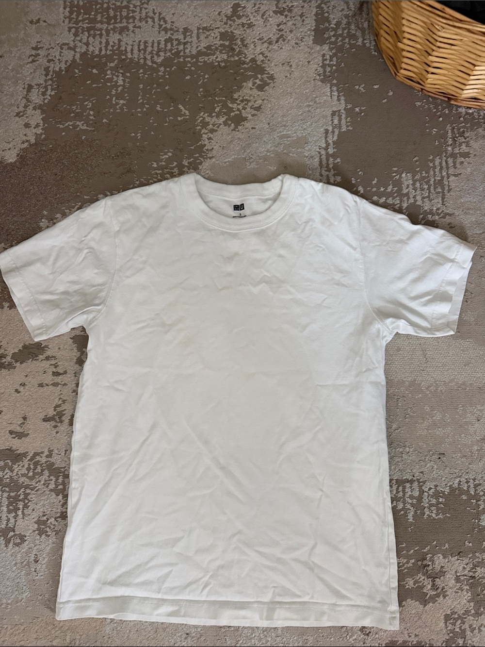 Uniqlo Classic White Crew Neck Men’s T-Shirt